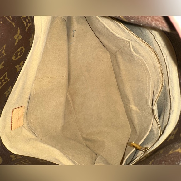 Louis Vuitton Monogram Artsy MM - Picture 11 of 17